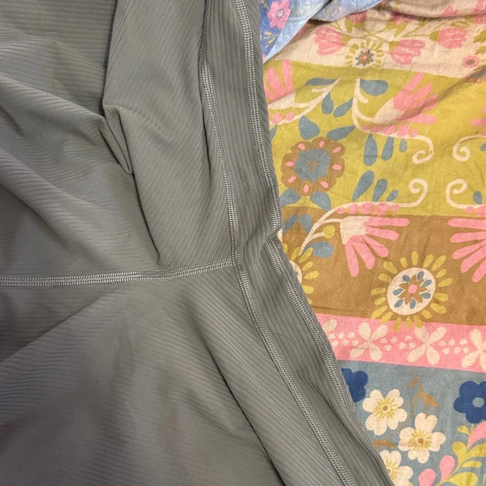 lululemon athletica ribbed leggings - Picture 4 of 5